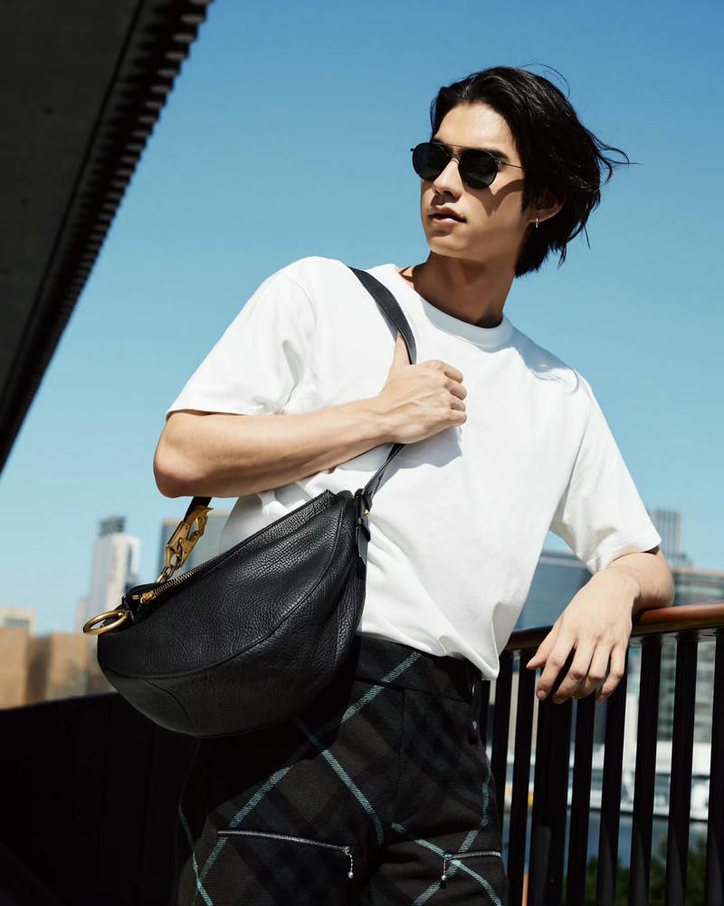 Bright in sexy street-style ambiance