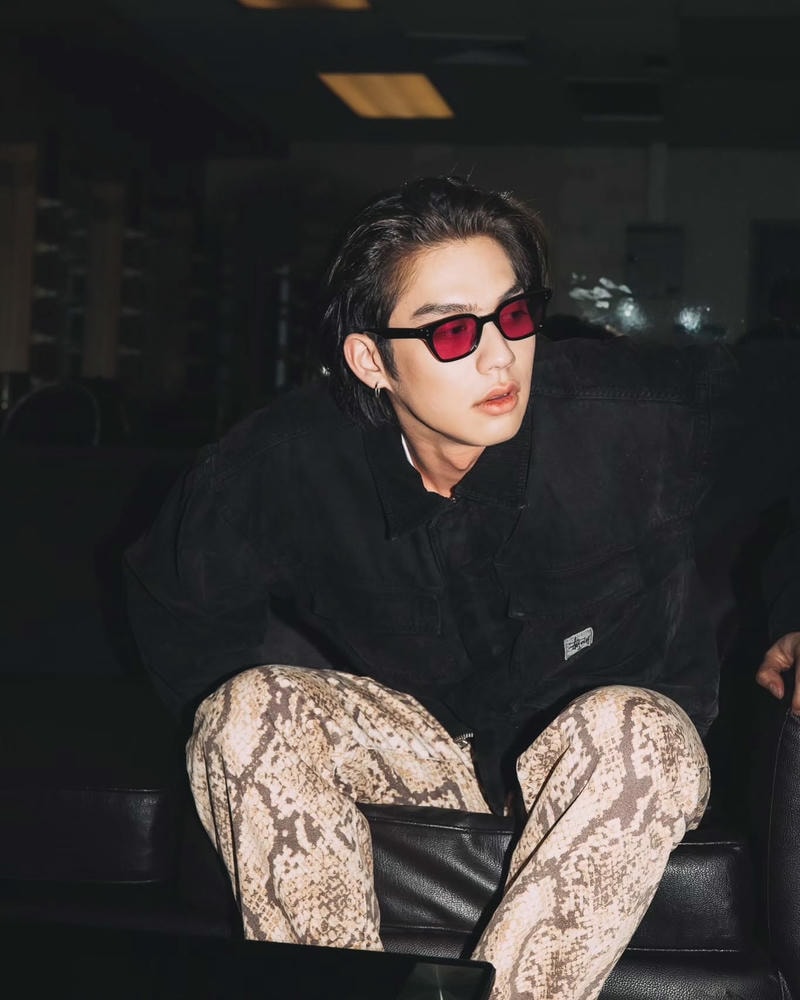 Bright’s casual sexy man vibe