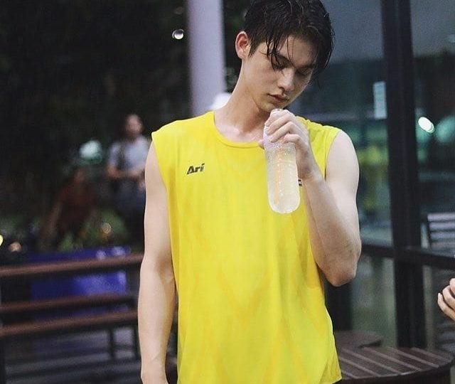 รวมภาพหล่อเซ็กซี่ของ Bright Vachirawit วชิรวิชญ์ ชีวอารี