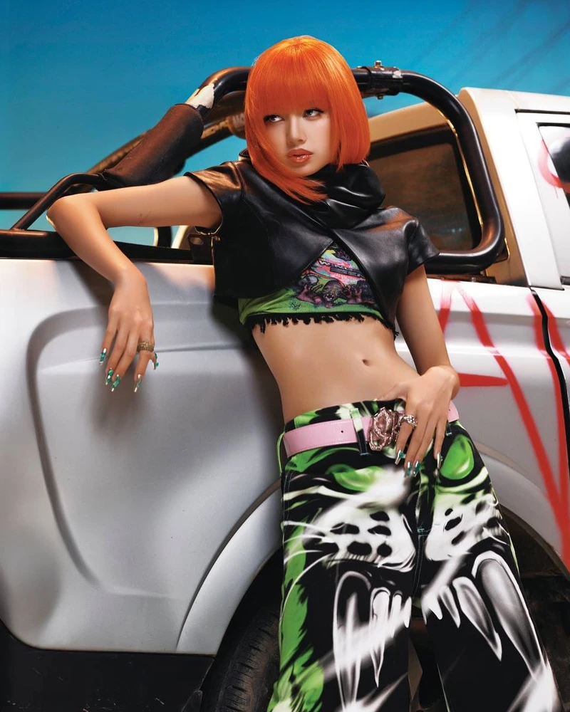 Lisa Blackpink: ลลิษา มโนบาล ในชุดที่แสดงถึงความมั่นใจและเสน่ห์