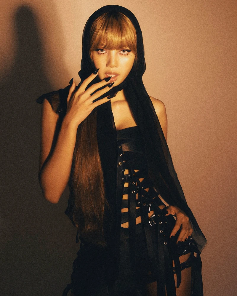 ลลิษา มโนบาล: แฟชั่นสุดปังที่ทำให้ Lisa Blackpink โดดเด่น