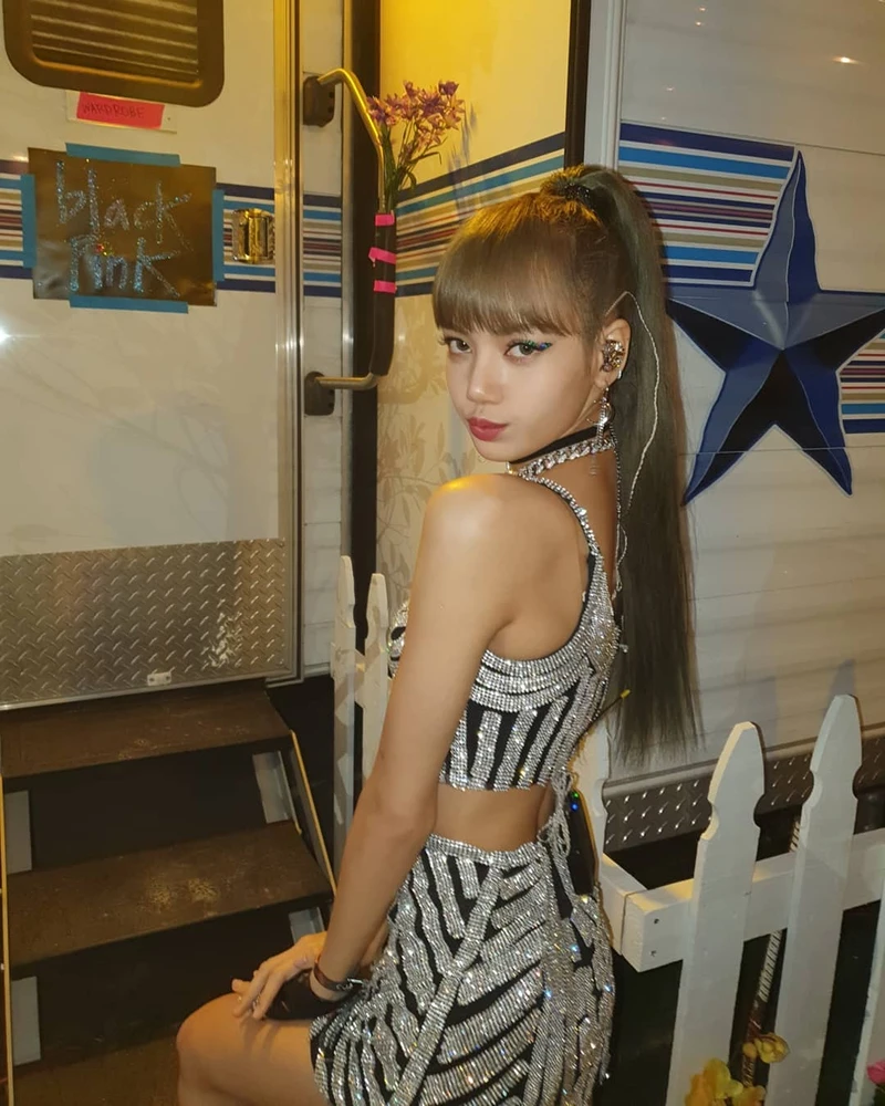 Lalisa Manoban: แฟชั่นเซ็กซี่ที่ผสานความน่ารักอย่างลงตัว