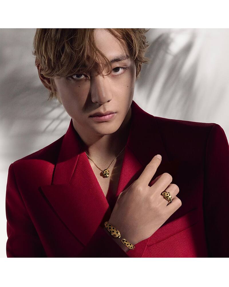 A stunning photo collection of V BTS V showcasing his cool, sexy, edgy, high-fashion, and manwear-inspired style 20
