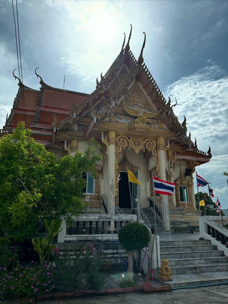 วัดเขาน้อย (Wat Khao Noi) จุดชมวิวเมืองน่านและวัดศักดิ์สิทธิ์
