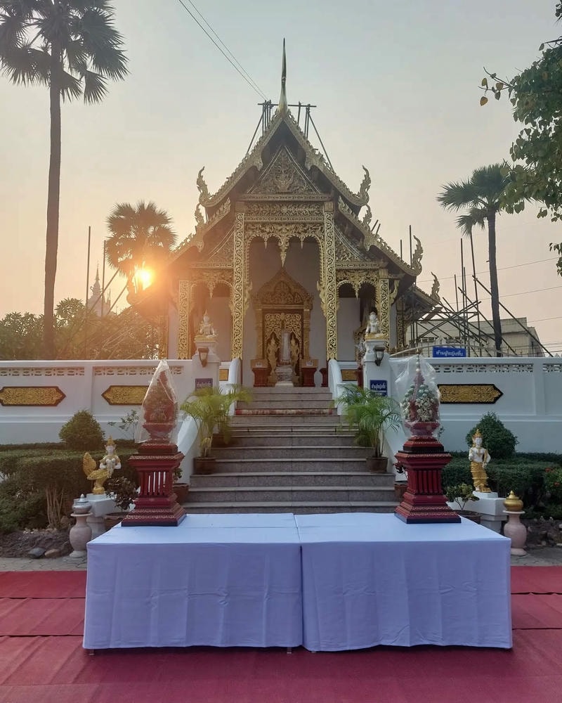 ประเพณีและกิจกรรมที่น่าสนใจที่ Wat Phra That Si Chom Thong Worawihan (วัดพระธาตุศรีจอมทอง)