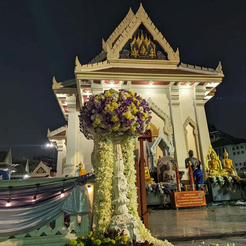 wat traimit temple bangkok (5)